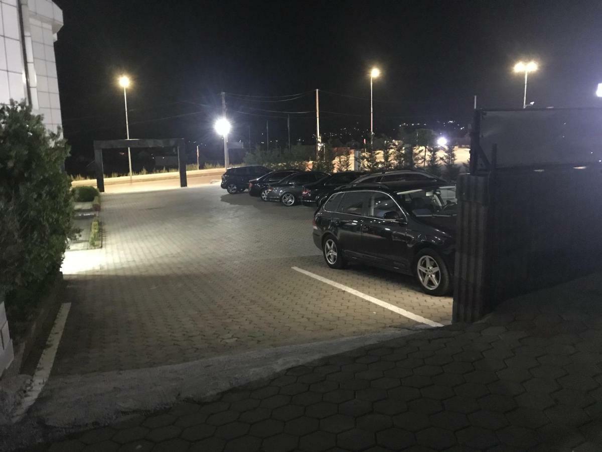 Hotelwhite Gjilan Eksteriør billede